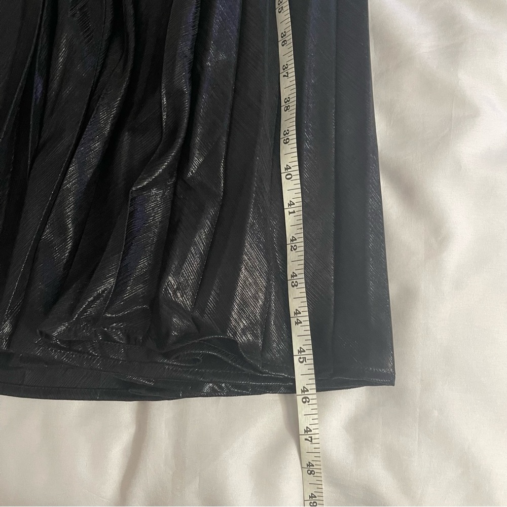 Metallic black pleated evening maxi skirt with high side slit - Picture 8 of 9